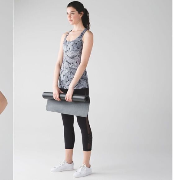 Lululemon Cool Racerback in Dottie Tribe White Black - Picture 2 of 9